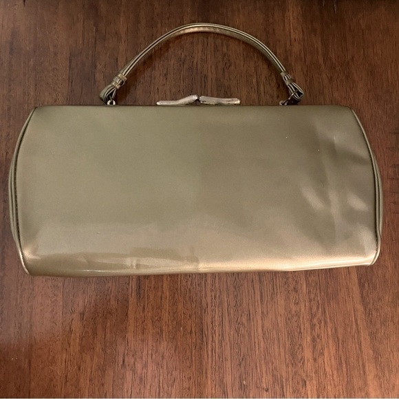 Handbags - Vintage gold handbag. Patent leather 1950’s-1960’s. Flowery inside material
